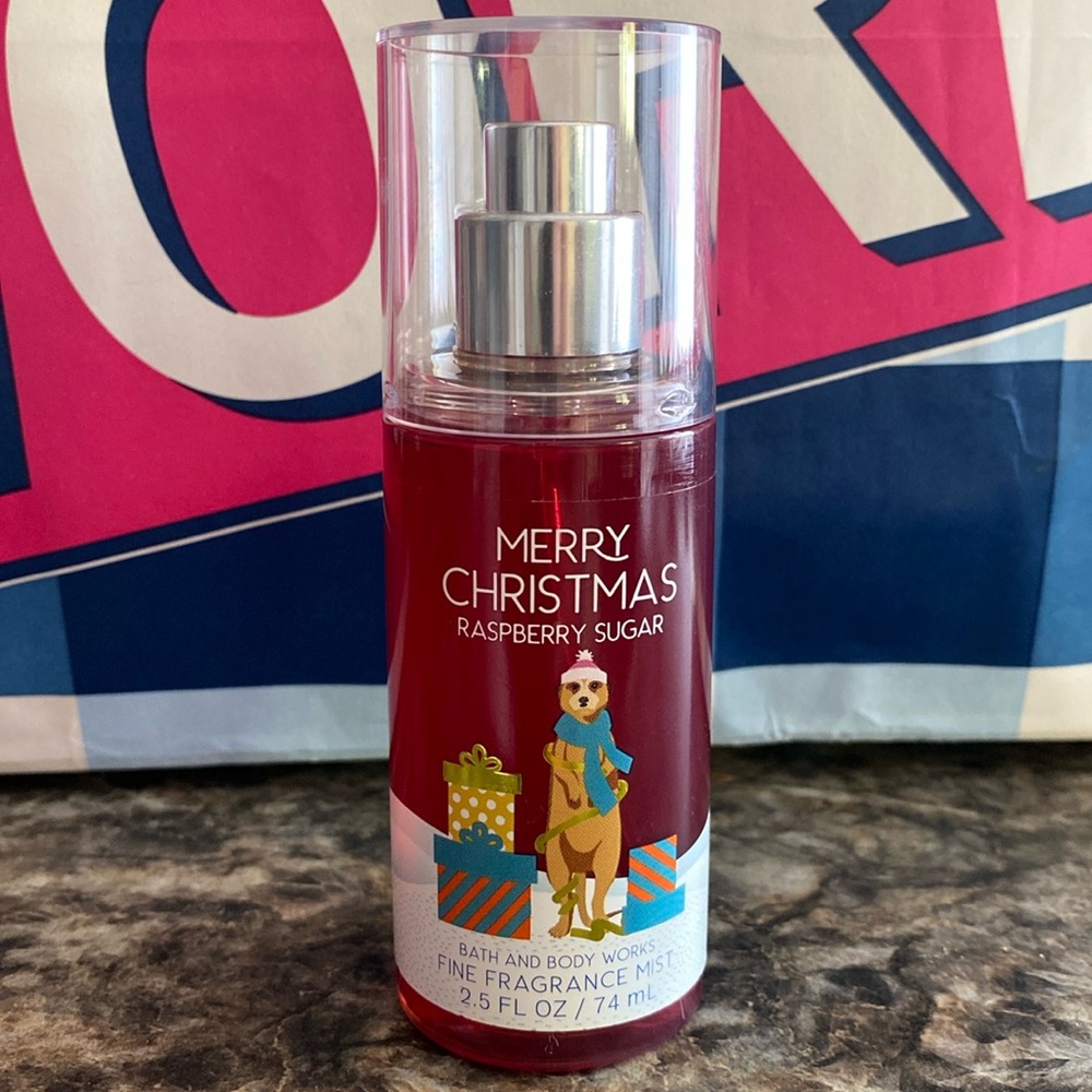 Bath & Body Works Merry Christmas Raspberry Sugar    travel size - Picture 3 of 3